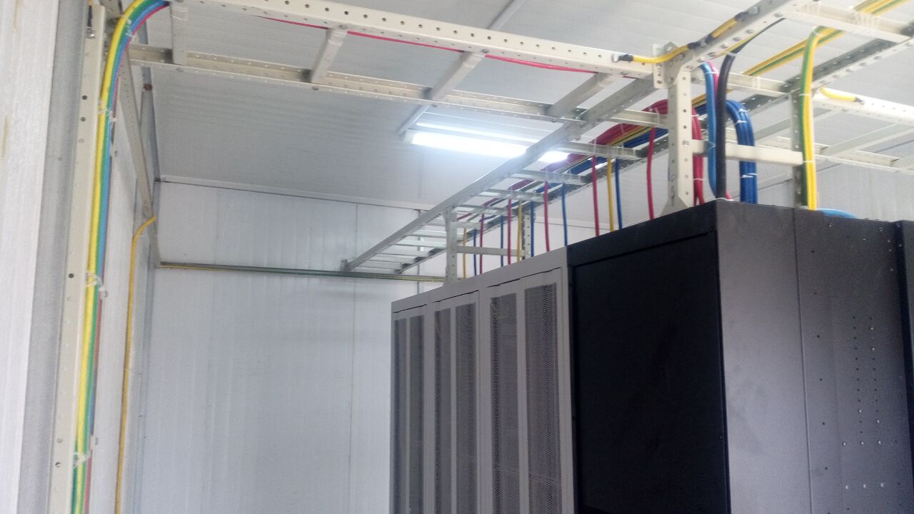 新建铁塔无线机房
