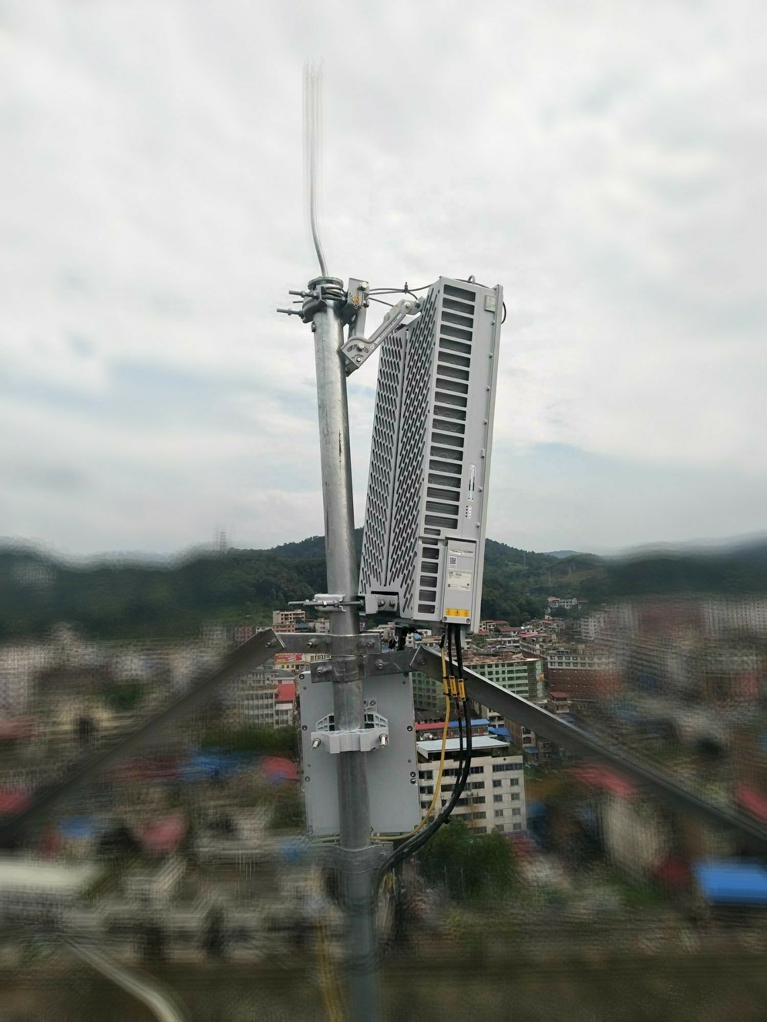 69 通信产业·企业 69 5g终端 69 近距离给大家展现一下5g设备