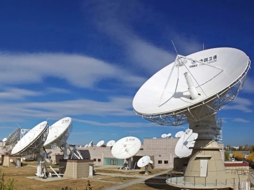 卫星通信加地面700mhz基站覆盖广覆盖